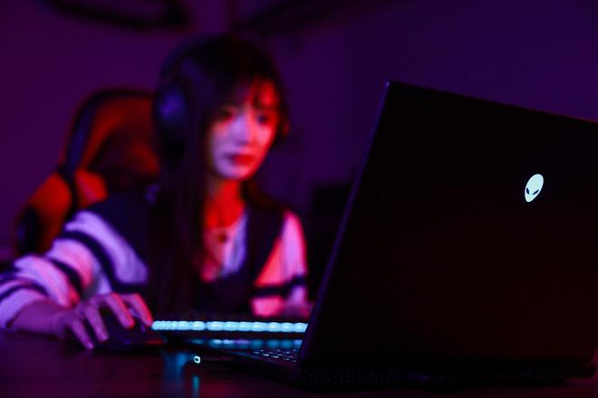 电竞装备矩阵：m16 R2+Pro键鼠耳机性能巅峰爱游戏app网站手机版纯血Alienware外星人(图17)
